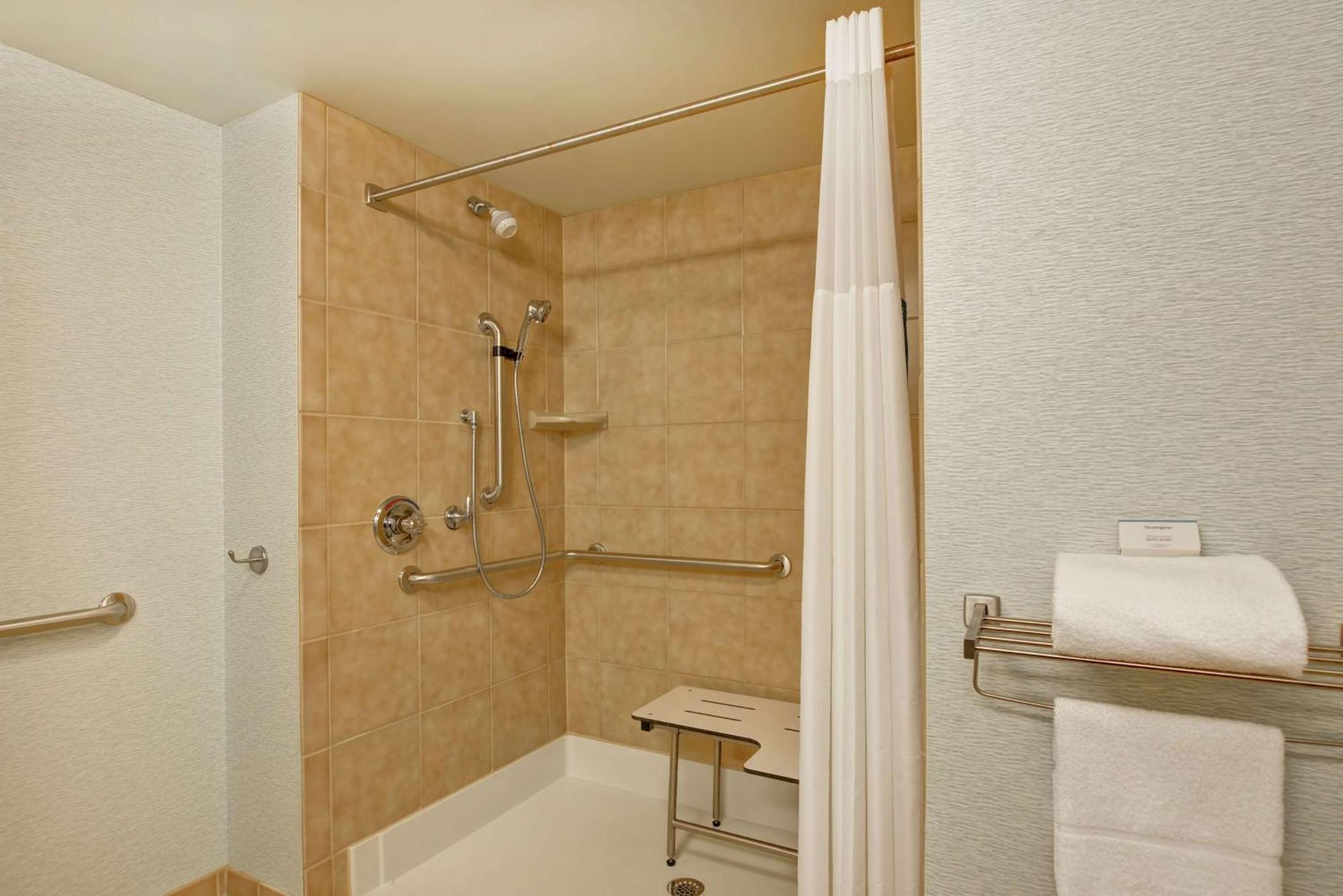 Hampton Inn & Suites Wilkes-Barre Bagian luar foto