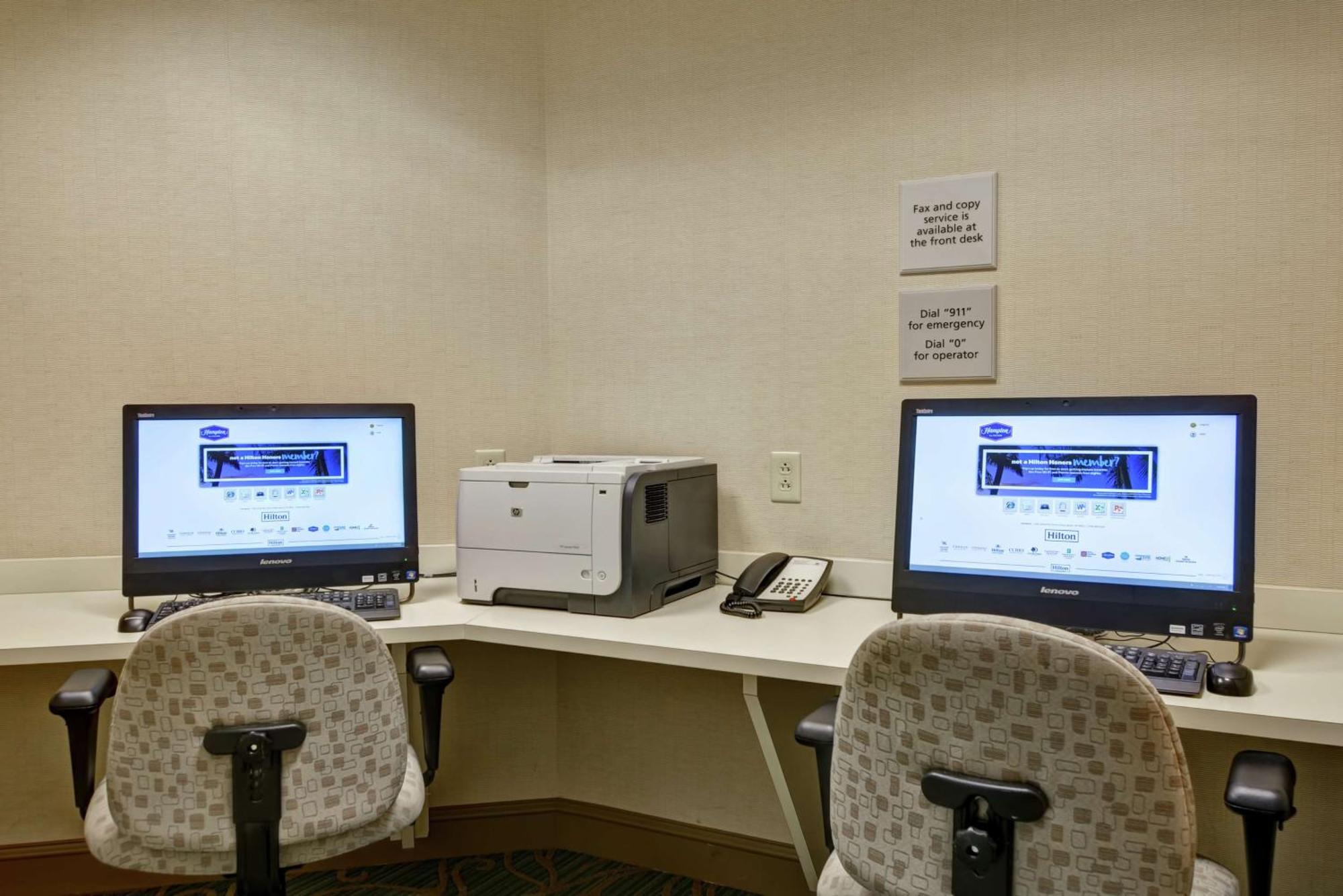 Hampton Inn & Suites Wilkes-Barre Bagian luar foto