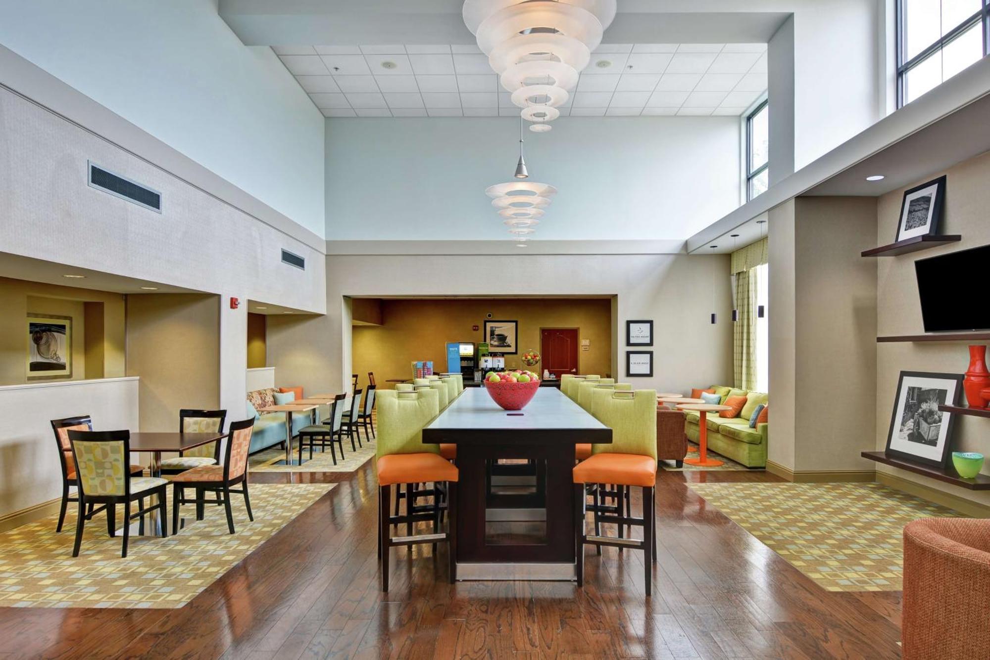 Hampton Inn & Suites Wilkes-Barre Bagian luar foto