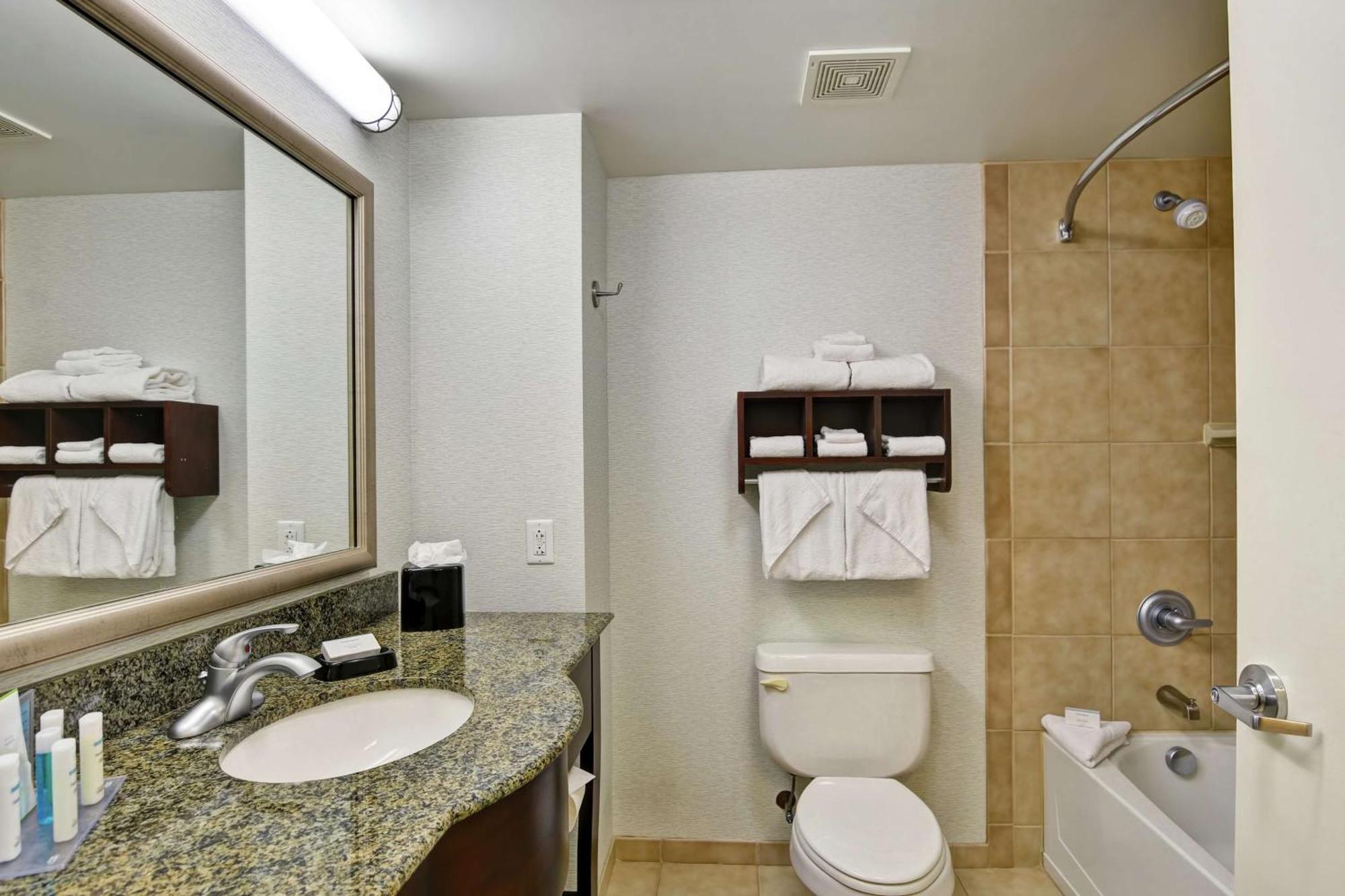 Hampton Inn & Suites Wilkes-Barre Bagian luar foto