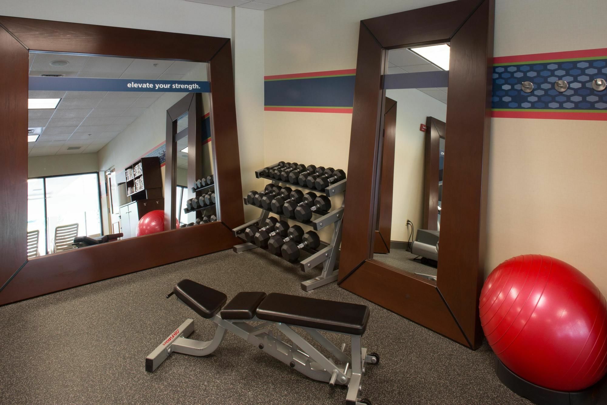Hampton Inn & Suites Wilkes-Barre Bagian luar foto