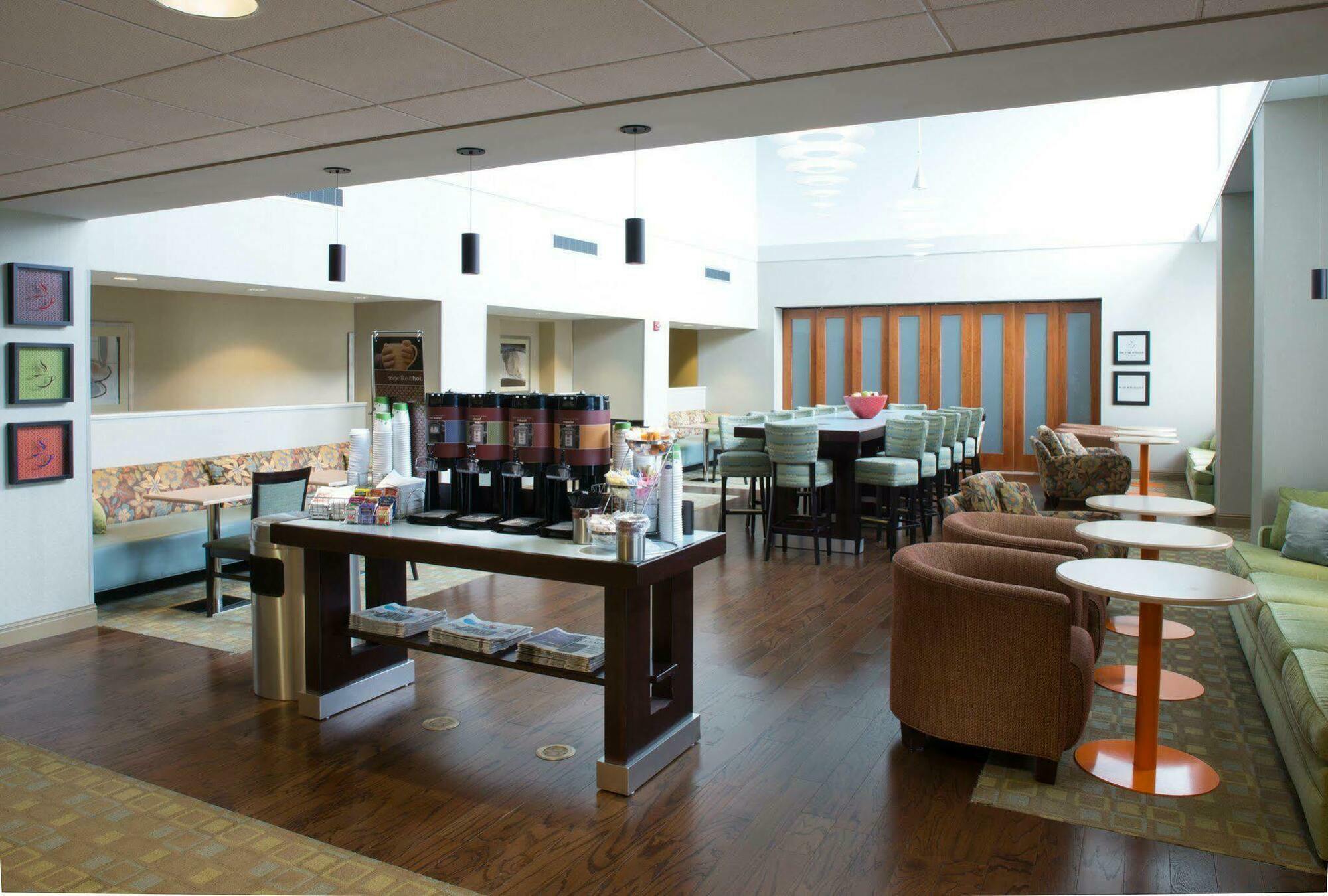 Hampton Inn & Suites Wilkes-Barre Bagian luar foto